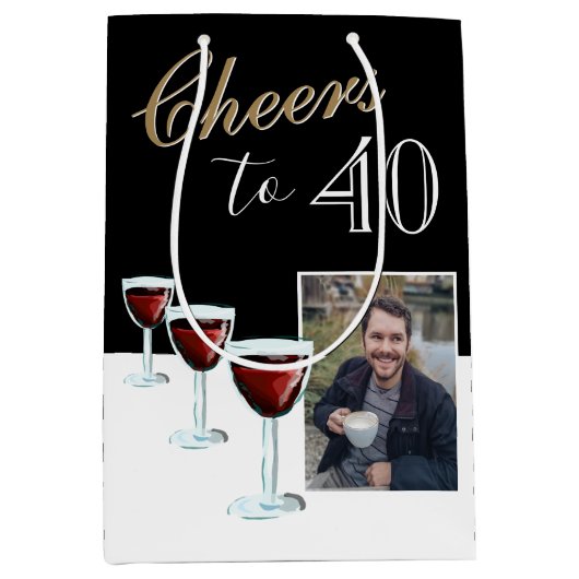 Proost op 40 Red Wine Glass Foto 40th Birthday Medium Cadeauzakje (Voorkant)