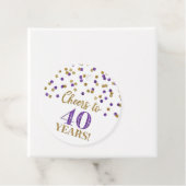 Proost op 40 Years Gold Paarse Confetti Bedankjes Labels (In situ)
