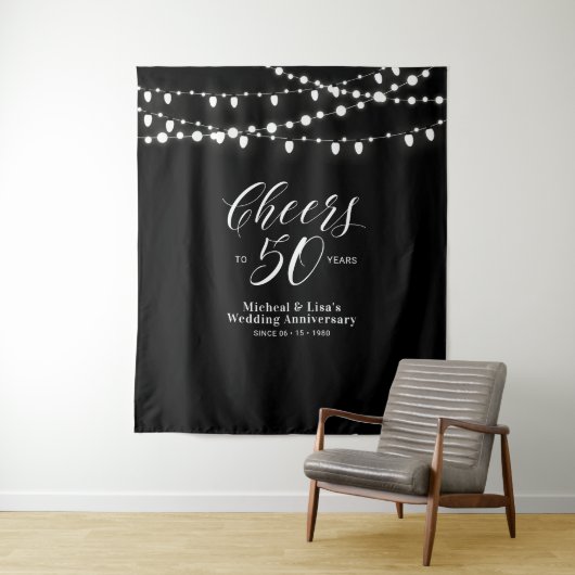 Proost op 50 jaar Black & White 50th Anniversary Wandkleed (In situ)