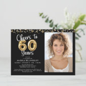 Proost op 60 jaar Photo Script Balloon Confetti Kaart (Staand voorkant)