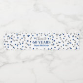 Proost op 60 Years Blue Silver Confetti Verjaardag Waterfles Etiket (Enkel label)