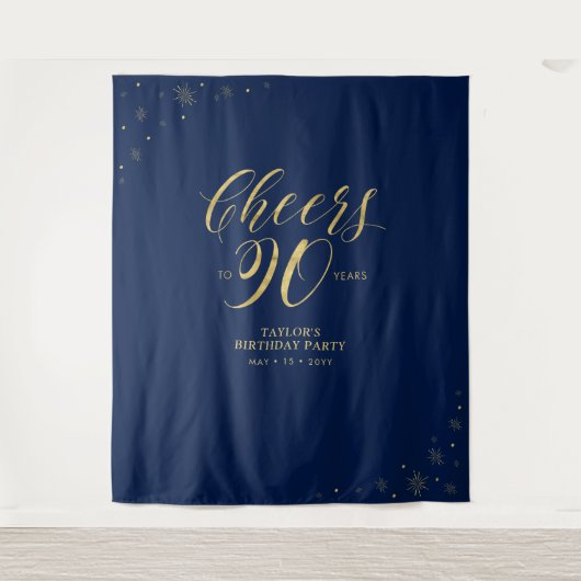 Proost op 90 jaar, Gold & Navy 90 Verjaardagsfeest Wandkleed (Voorkant)