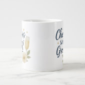 Proost op de Afstudeerders Sticker – Witte & Gele Grote Koffiekop (Voorkant)