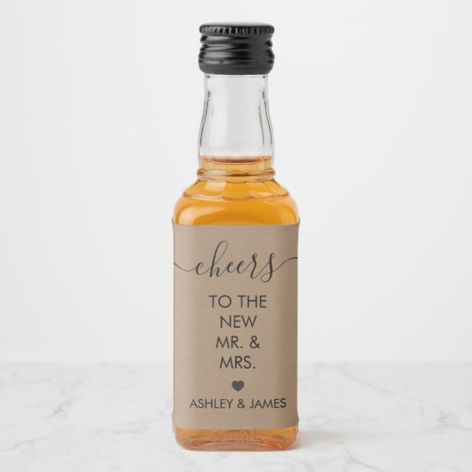 Proost op de nieuwe bruid en bruidegom likeurfles etiket (Voorkant)