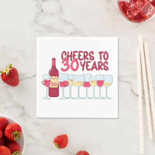 Proost op het verjaardagsfeest van 30 jaar wijn en servet (Insitu)