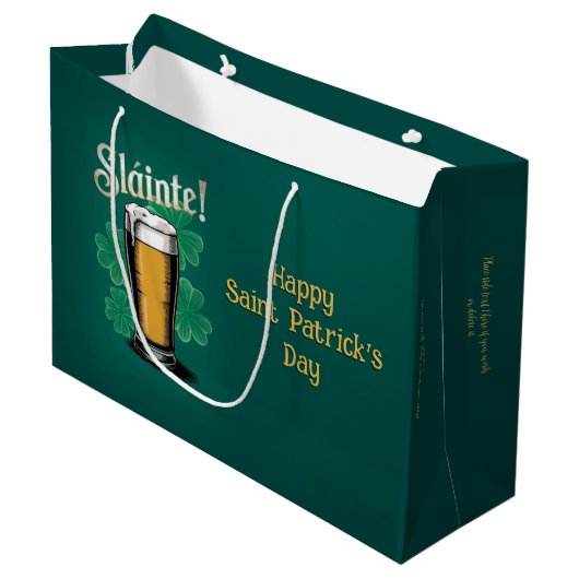 Proost! Sint-Patricksdag Pint Bier op Groen Groot Cadeauzakje (Voorkant Gekanteld)