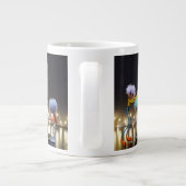 Proostende Fubby's die wat te vieren hebben. Grote Koffiekop (Achterkant)