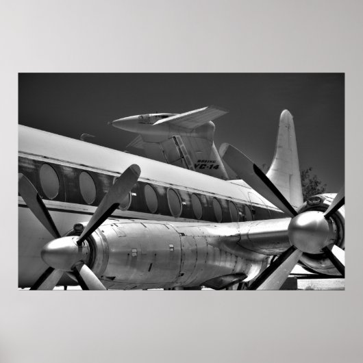 Props en mails in zwart-wit poster (Voorkant)