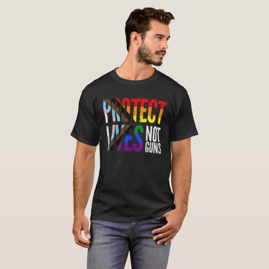 Protect lives not guns, rainbow Progress Pride Fla T-shirt (Voorkant volledig)