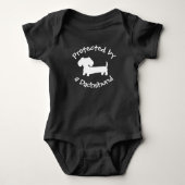 Protected by a Dachshund - Baby Wiener Dog Lover B Romper (Voorkant)
