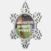 Protest is Patriotic Resist Flag Snowflake Tin Sneeuwvlok Ornament (Rechts)