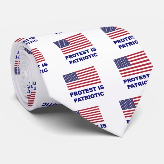 Protest is patriottisch stropdas (Opgerold)