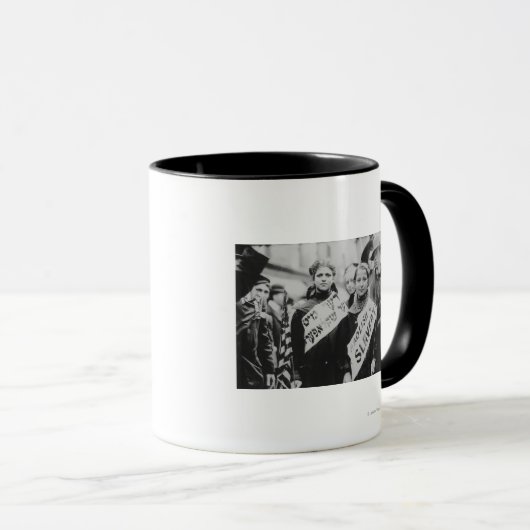 Protest tegen kinderarbeid in de Labourparade Mok (Voorkant rechts)