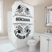 Proud afstudeerder, klasse jaar monogram douchegordijn (In situ)