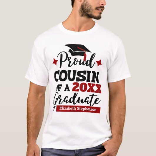 Proud Cousin van 2023 afstuderen familiematching T-shirt (Voorkant)