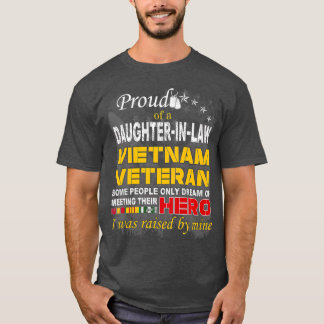 Proud Daughter in Law Vietnam Veteran opgevoed doo T-shirt