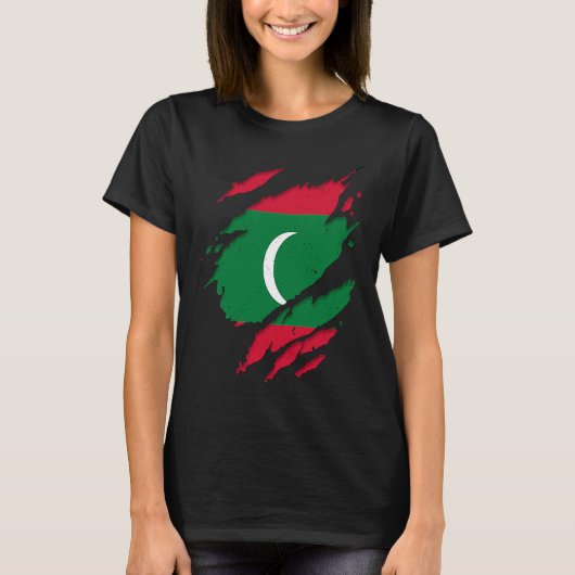 Proud Dhivehin Torn Ripped Maldives Flag T-shirt (Voorkant)