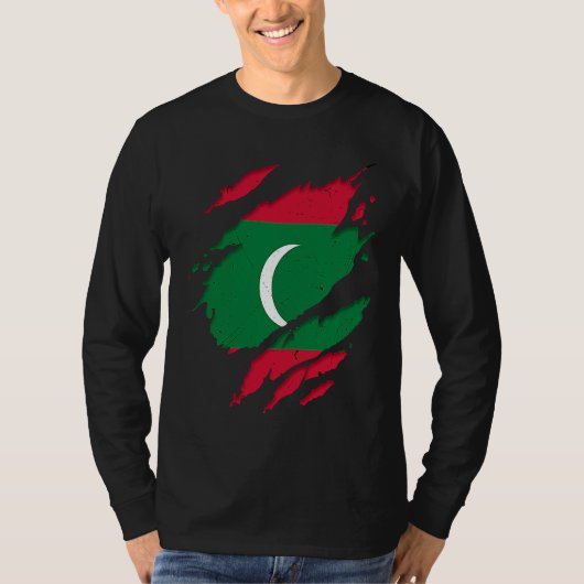 Proud Dhivehin Torn Ripped Maldives Flag T-shirt (Voorkant)