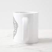 "PROUD & INFORMED" 20oz Grote Koffiekop (Achterkant)