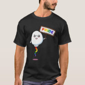 Proud LGBT Queer Cute pride shield hold by Rainbow T-shirt (Voorkant)