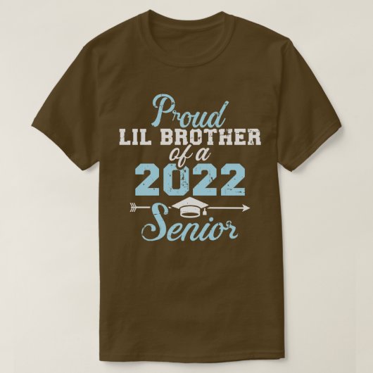 Proud lil broer van 2022 senior afstuderen clas t-shirt (Design voorkant)