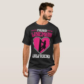 Proud Lineman Girlfriend Lineman Linemen Boyfriend T-shirt (Voorkant volledig)
