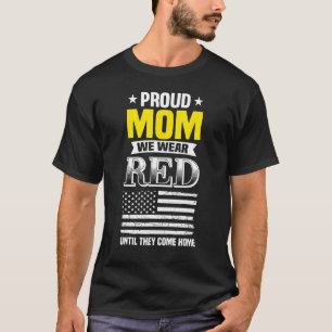 Proud mam van de geïmproviseerde zoon Red vrijdags T-shirt