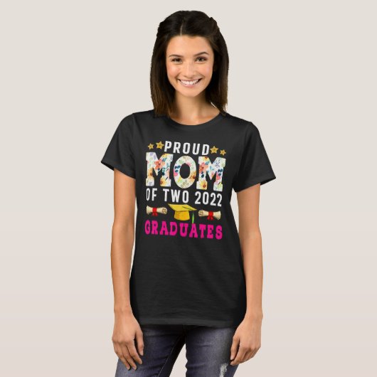 Proud mam van twee 2022 studeert Funny Afstuderen T-shirt (Voorkant volledig)