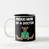 Proud mama van Doctor Mok (Links)