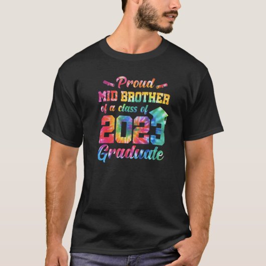 Proud-middenbroer van een klasse van 2023 Afstuder T-shirt (Voorkant)