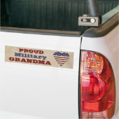 Proud Militaire oma met patriottisch hart Bumpersticker (Op Truck)