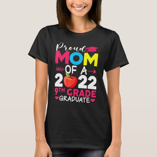 Proud Mom Class Of 2022 Phd 9th Grade Graduate Doc T-shirt (Voorkant)