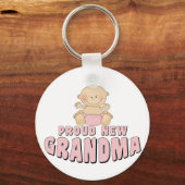 PROUD NEW Grandma T-Shirt Sleutelhanger (Voorkant)