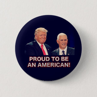 Proud om een Amerikaanse Trump Pence Button te wor