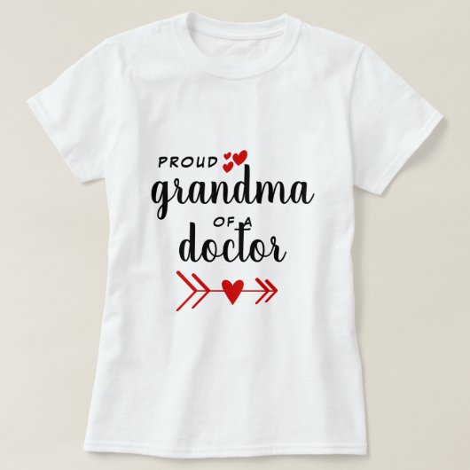 Proud oma van een dokter Red Hearts T-shirt (Design voorkant)