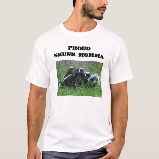 Proud Skunk Momma T-shirt (Voorkant)