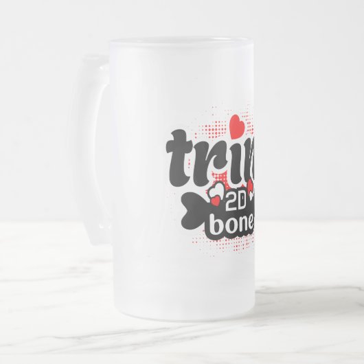 Proud Trini 2D Bone Funny Trinidadian Gezegde Matglas Bierpul (Voorkant links)