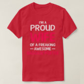 Proud Wife Of Freaking Awesome BAGGAGE PORTER  T-shirt (Design voorkant)