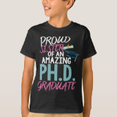 Proud Zuster PhD Afstuderen Doctoraat Deg T-shirt (Voorkant)
