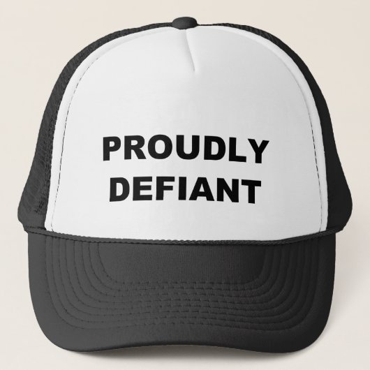 Prouwly Defiant Trucker Pet (Voorkant)