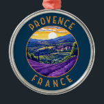 Provence Frankrijk Lavendel Retro Distress Circle Metalen Ornament<br><div class="desc">Provence retro vector reisontwerp. De Provence is een historische en culturele regio in het zuidoosten van Frankrijk. Bekend om zijn diverse landschappen,  van de Zuidelijke Alpen en Camargue vlaktes tot glooiende wijngaarden,  olijfgaarden,  dennenbossen en lavendelvelden.</div>