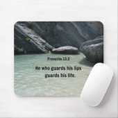 Proverbs 13:3 Hij die zijn lippen bewaakt.. Muismat (Met muis)