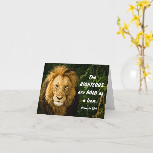 Proverbs 28:1 Righteous zijn gebold als een leeuwb Kaart (Gele Bloem)