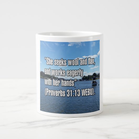 Proverbs 31:13 WEBU Mug Grote Koffiekop (Voorkant)