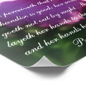 Proverbs 31 Collectie~ Pro 31:18-19 Poster (Hoek)