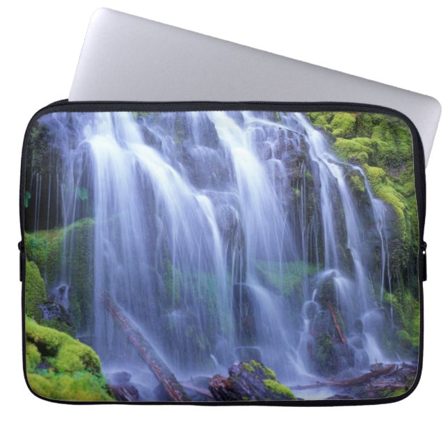 Proxy Falls in Oregons Centrale Cascadegebergte Laptop Sleeve (Voorkant)