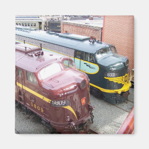 PRR E8A 5809 en ERIE E8A 833 @ Steamtown Magneet