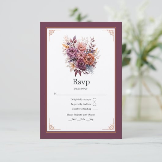 Pruim, Grijs, Koper en Stoffig Roos Bloemenbruilof RSVP Kaartje (Staand voorkant)