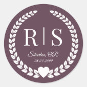 Pruim Paarse Trouw Monogram Initiaal Ronde Sticker (Voorkant)