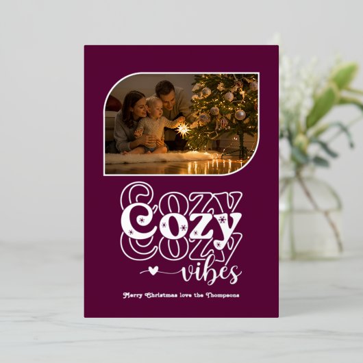 Pruim & Zilver Sfeervolle Retro Kerst Foto Folie Feestdagenkaart (Staand Voorkant)